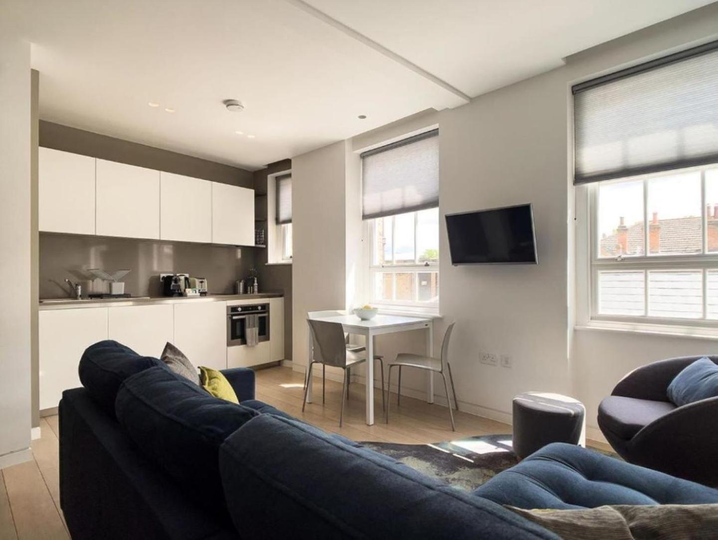 Wells Court By Aeria Apartments London Exteriör bild
